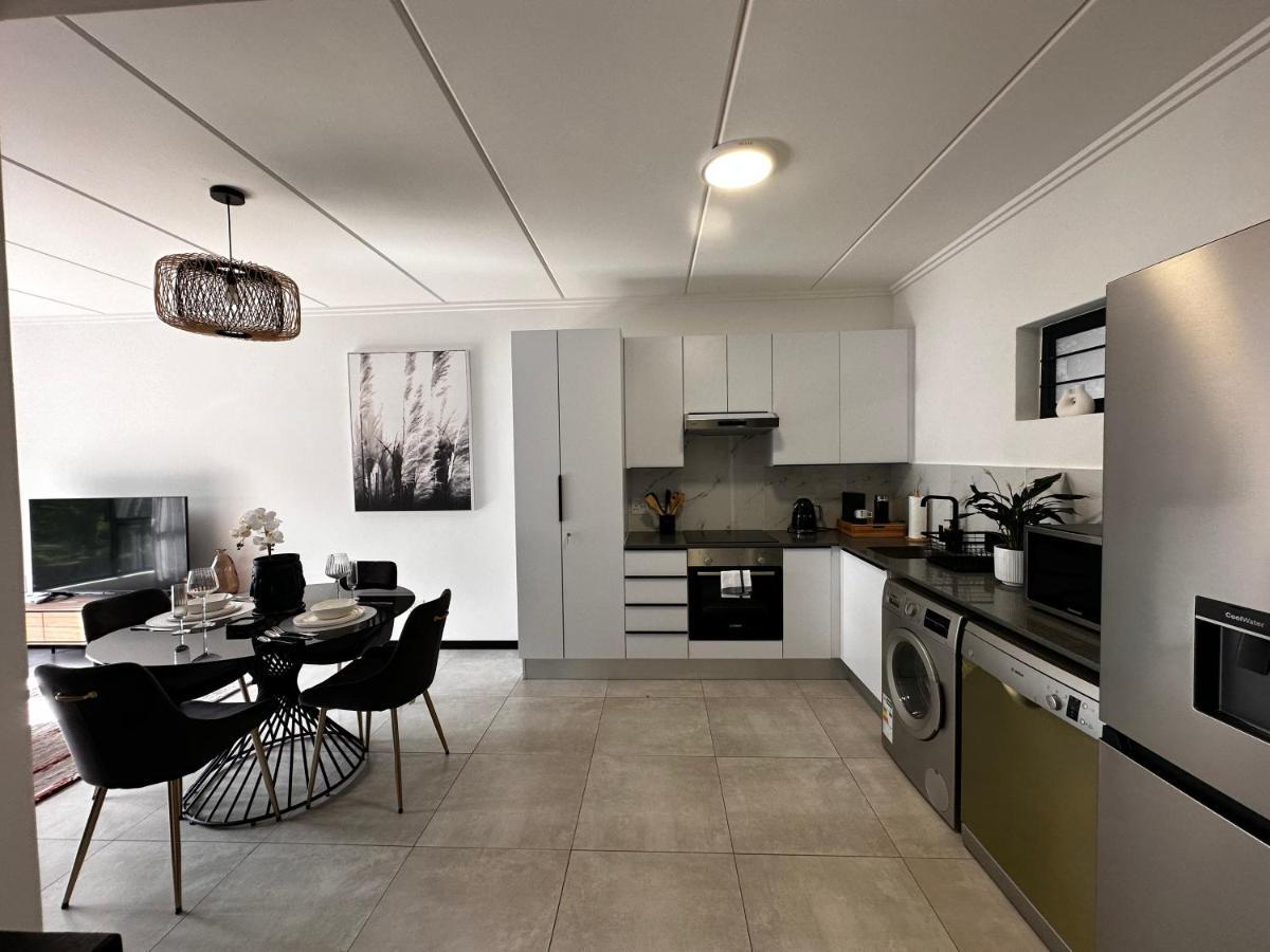 Stylish Executive Apartment With Power Backup Johannesburg Exterior foto