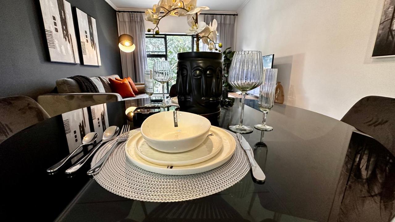 Stylish Executive Apartment With Power Backup Johannesburg Exterior foto